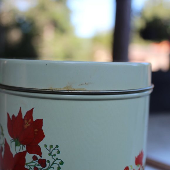 Hartin International Vintage holiday nesting tins pair of 2 - poinsettias - Picture 11 of 11